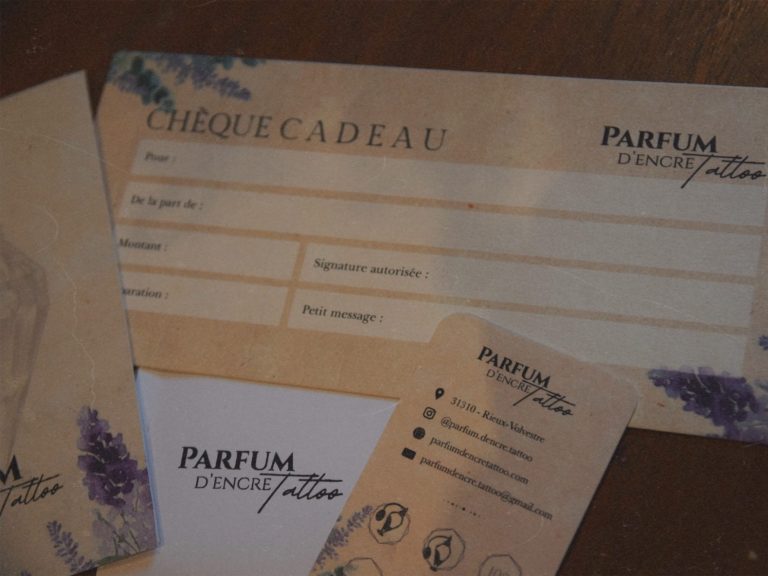 Bon d'achat, carte de visite, flyers pour "Parfum d'encre tattoo", décoré de lavande.